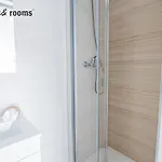 Enorme Casa Con 5 Banos Y Terraza