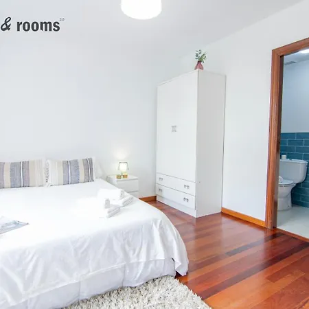 Enorme Casa, 5 Banos Y Terraza Apartment Santiago de Compostela