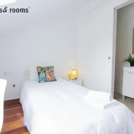 Enorme Casa, 5 Banos Y Terraza Apartment Santiago de Compostela