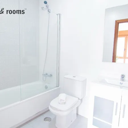 Enorme Casa Con 5 Banos Y Terraza  Santiago de Compostela