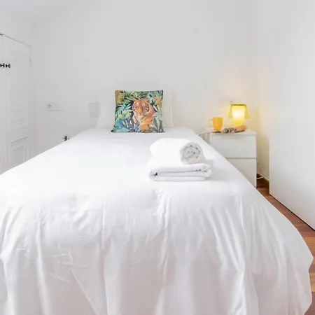 Enorme Casa Con 5 Banos Y Terraza Ferienhaus *