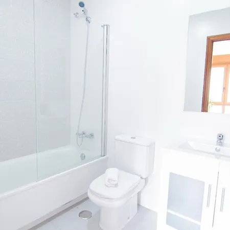 Enorme Casa Con 5 Banos Y Terraza Santiago de Compostela
